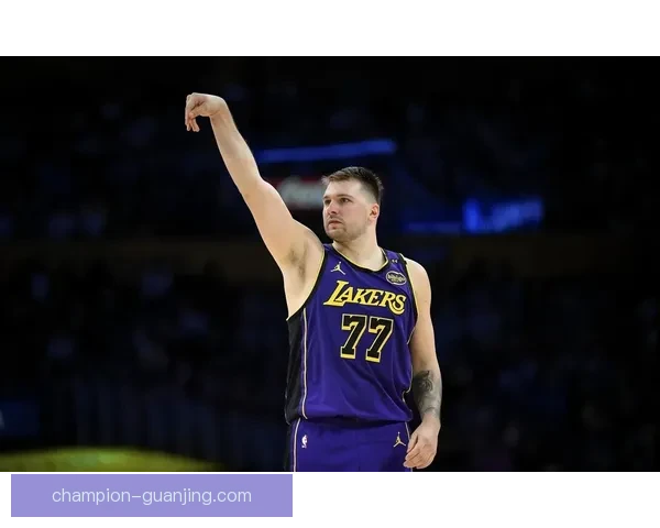 东契奇狂砍38分大三双助湖人逆转掘金穆雷空砍28分11助攻